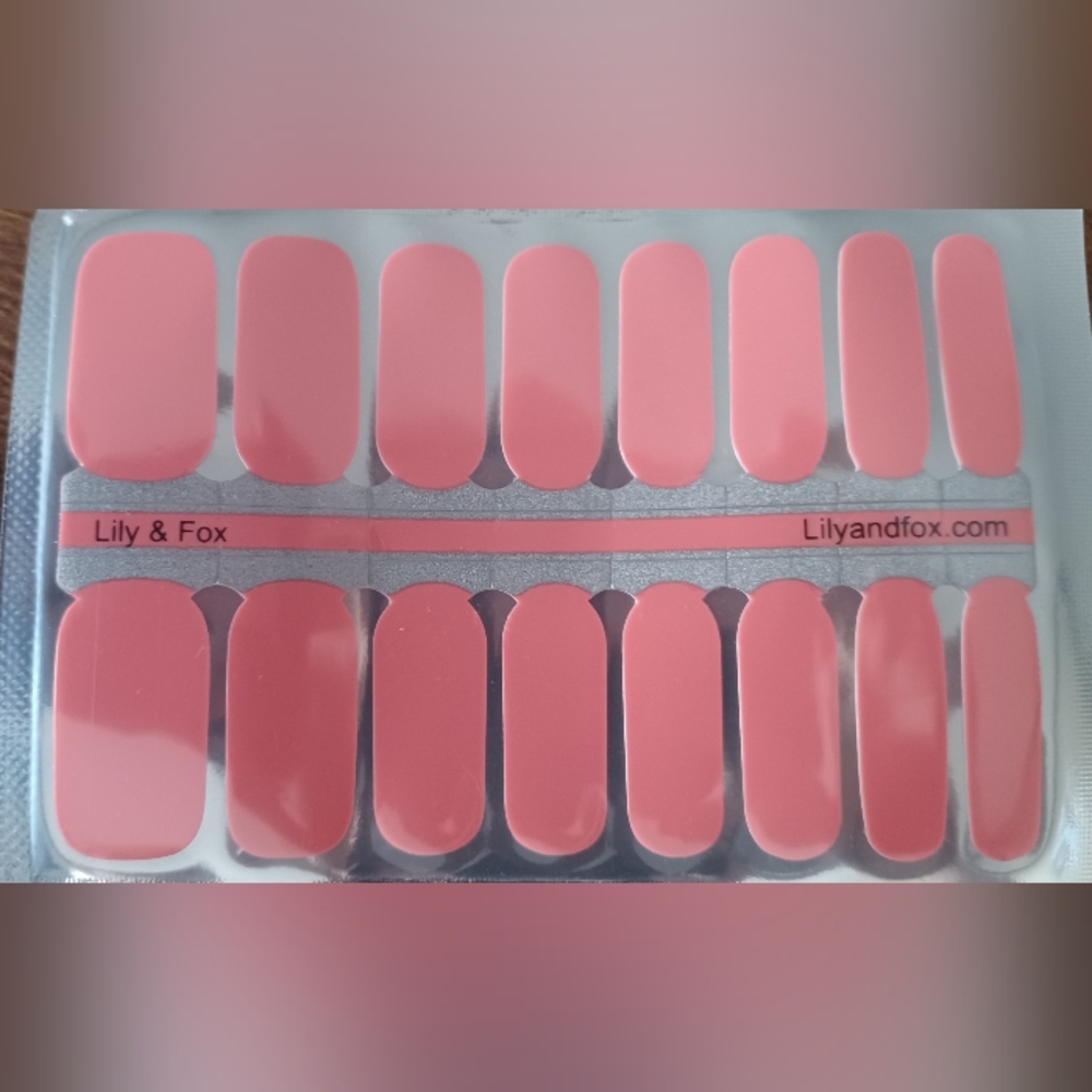 Lily & Fox nail wraps- pink